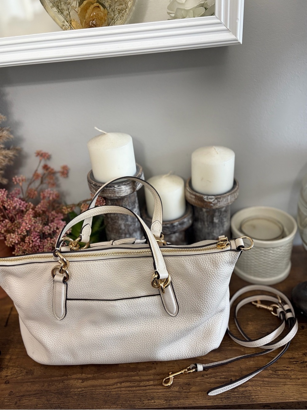 Coach Chalk Pebbled Leather Tote with Gold Hardware - Picture 4 of 7